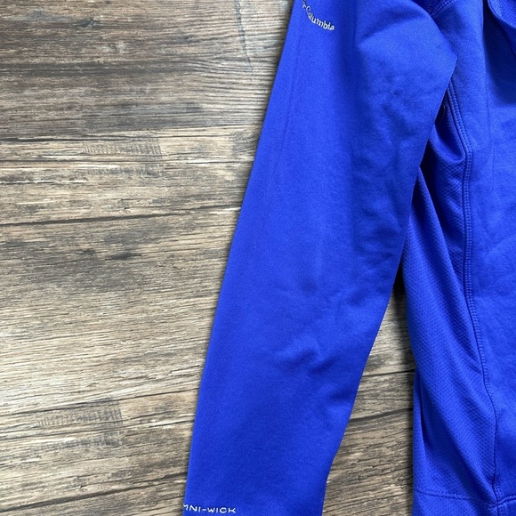 Columbia Omniwick Hooded Jacket with Full-Length Zipper and Slim Fit - Picture 3 of 5